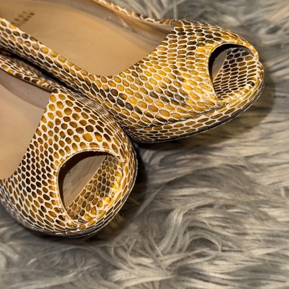 Stuart Weitzman Snakeskin Print Leather Logo Plainfield Platform Pump Size 8 - Picture 8 of 11